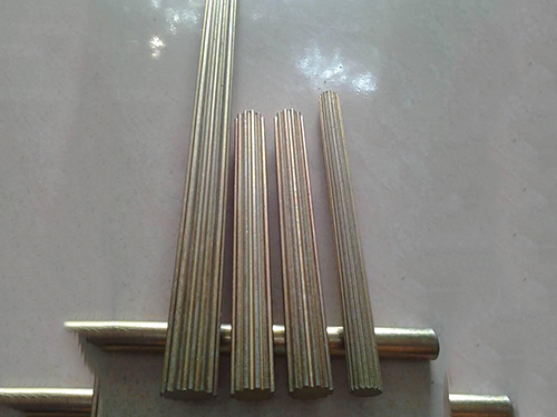 在相同工況下優(yōu)質(zhì)齒輪鋼齒輪的磨損量僅為普通結(jié)構(gòu)鋼的1/5顯著延長設(shè)備維護周期