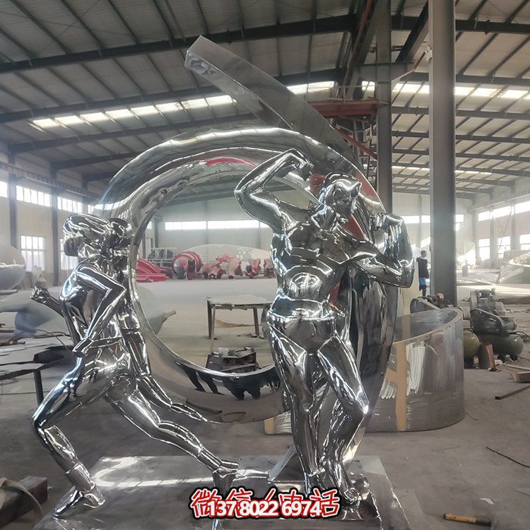 不銹鋼鏡面抽象雕塑，激發(fā)運動與園林景觀的靈感