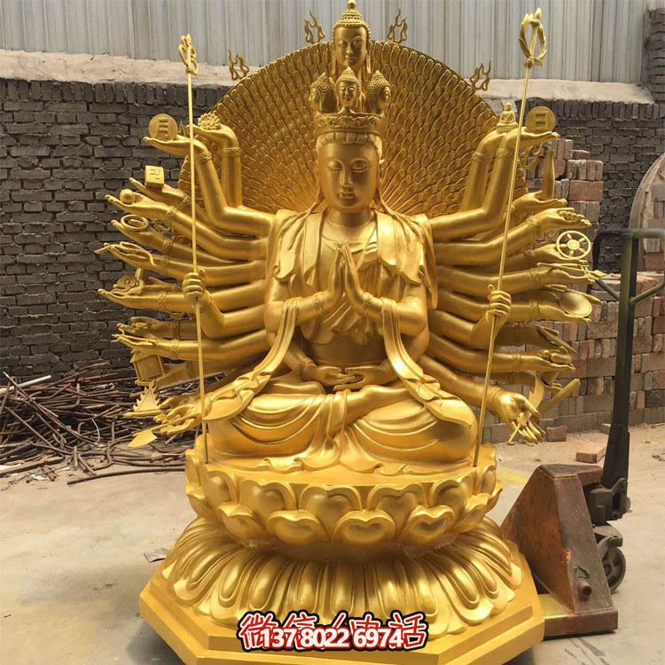 貼金千手觀音雕塑，精美裝飾大型寺廟