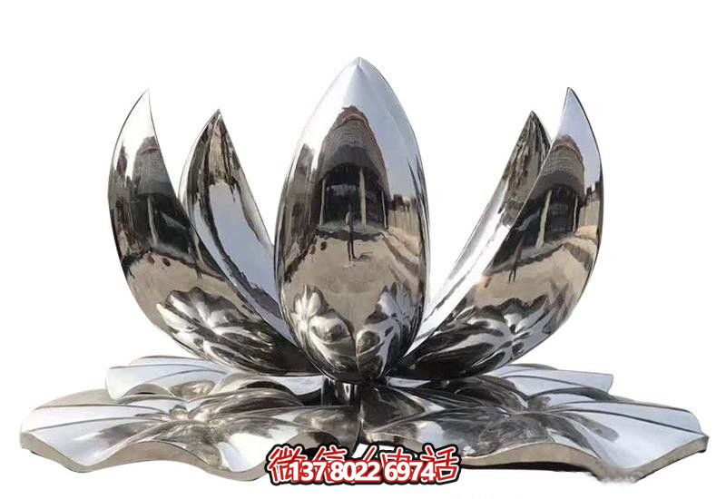 鏡面不銹鋼蓮花雕塑，為公園帶來活力