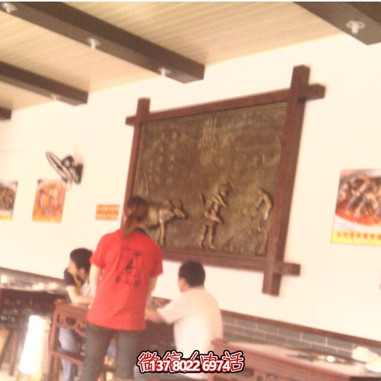 玻璃鋼浮雕仿古銅犁頭翁農(nóng)耕雕塑