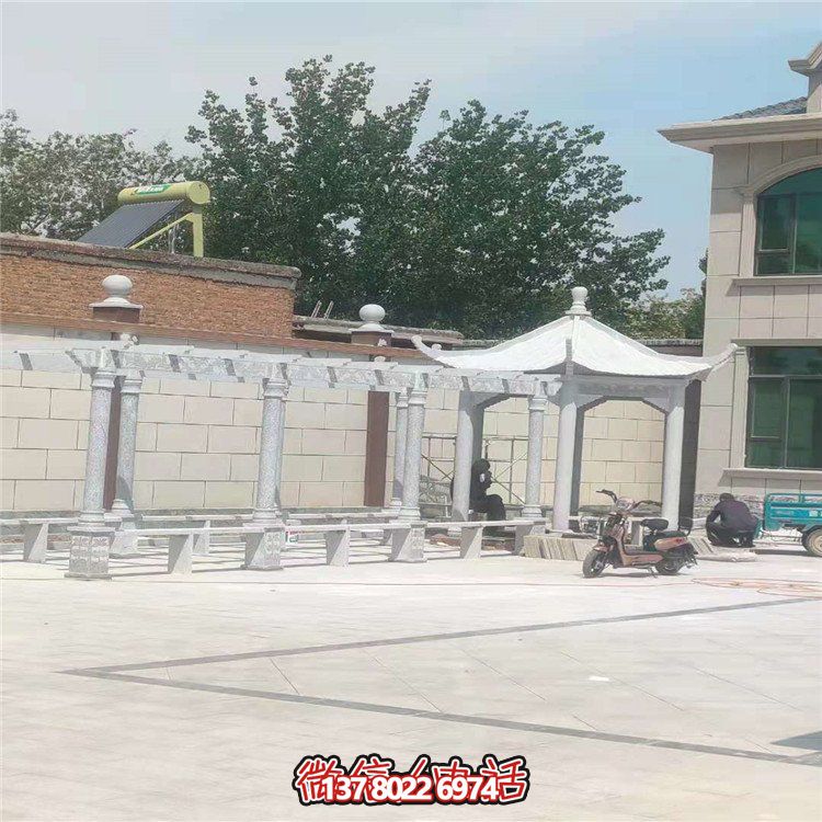 仿古涼亭，大理石裝飾，搭配花架，為別墅院子增添份量