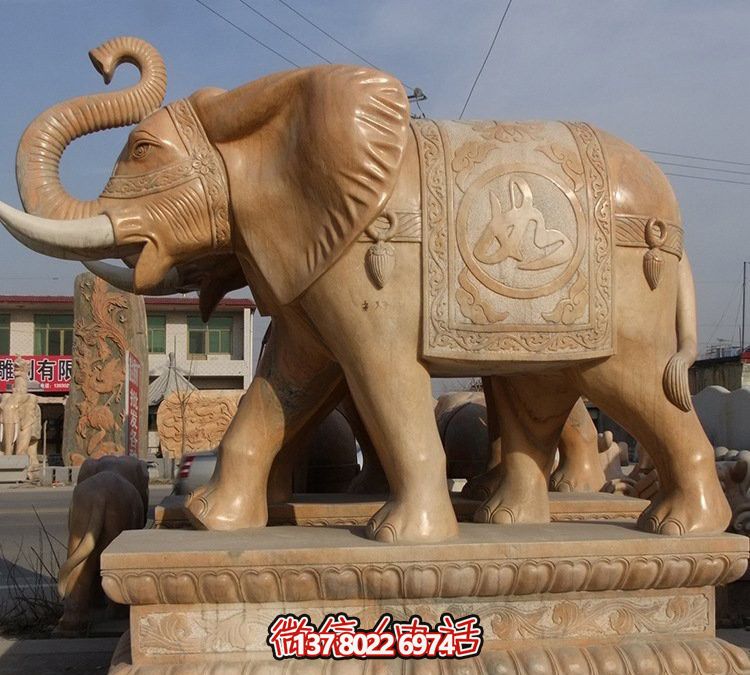 大型黃蠟石雕大象雕塑，為企業(yè)、酒店、景觀增添華麗風(fēng)采