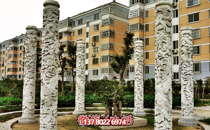 精美大理石浮雕龍柱，裝點(diǎn)小區(qū)花園