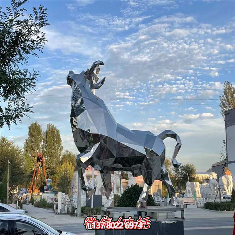 大型不銹鋼牛雕塑，拋光切面