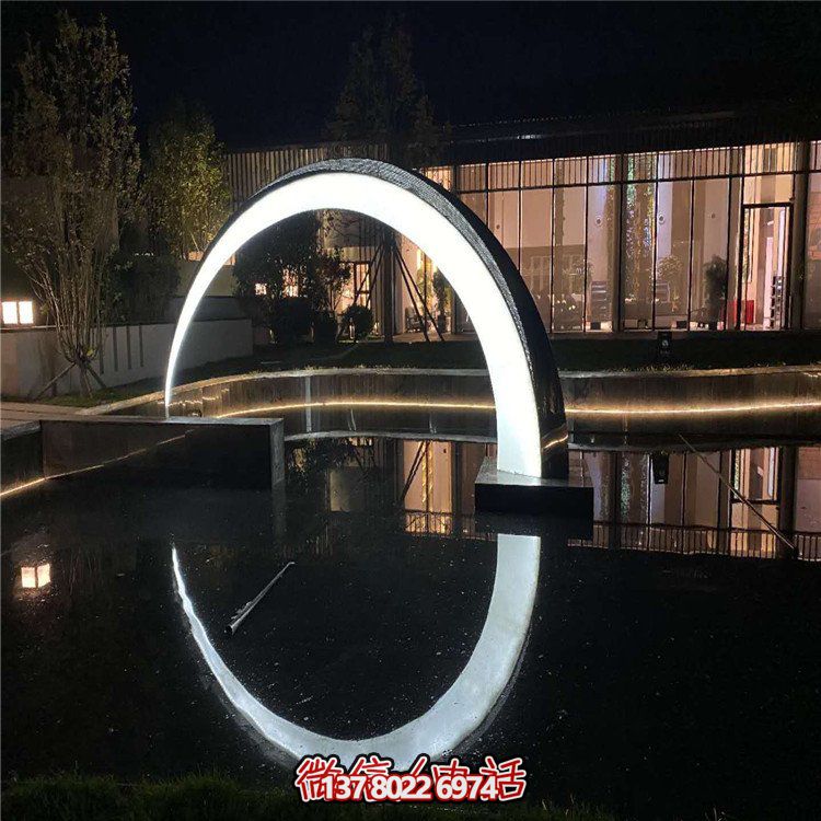 不銹鋼發(fā)光圓環(huán)雕塑，點(diǎn)亮戶外園林景觀