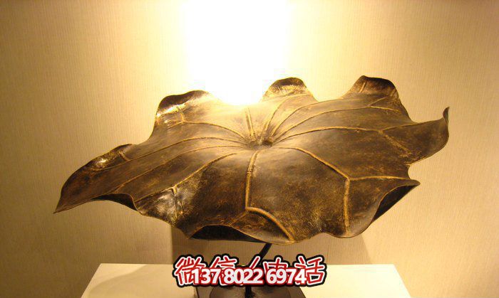 精美銅雕荷葉雕塑，添彩廣場環(huán)境