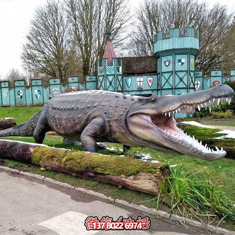 胖胖創(chuàng)意鱷魚(yú)玻璃鋼雕塑