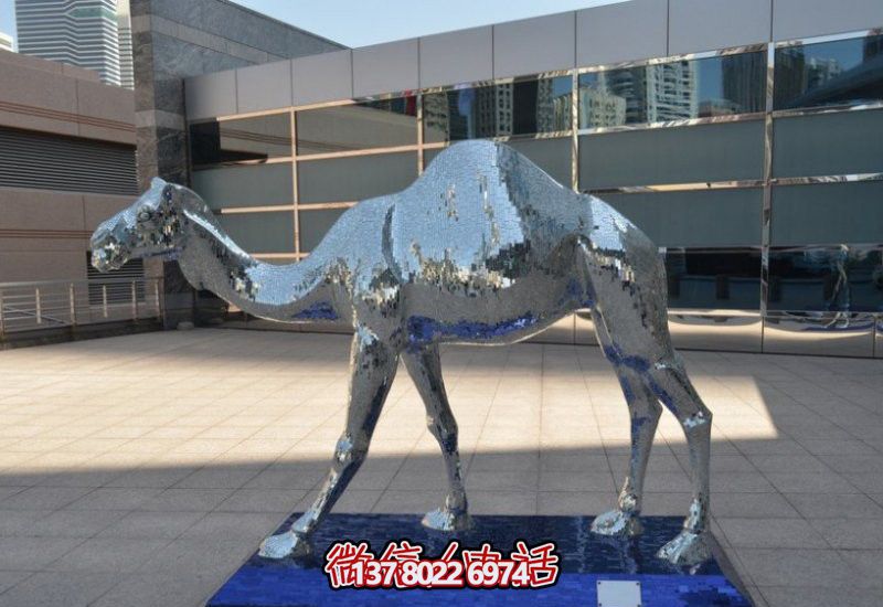 不銹鋼駱駝雕塑，為廣場(chǎng)添彩