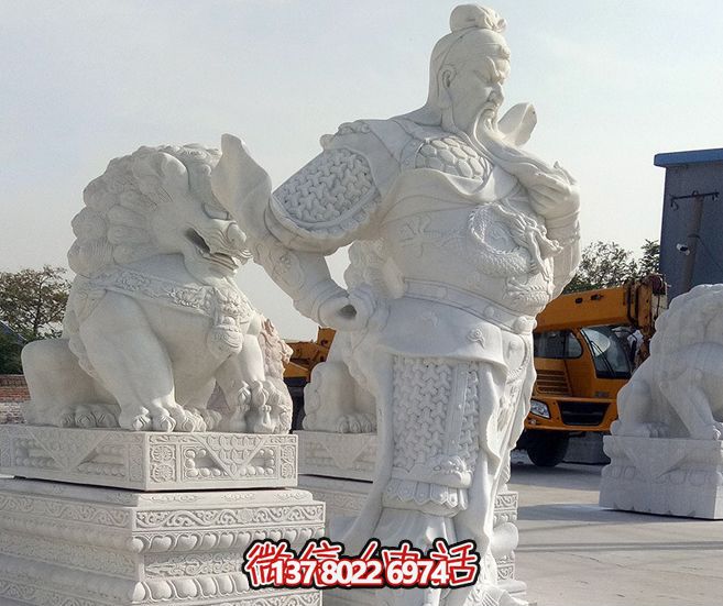 漢白玉大型關(guān)公雕塑，增添景觀美感