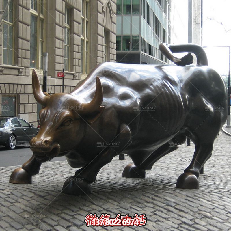 玻璃鋼仿真牛雕塑，精美仿真動(dòng)物裝點(diǎn)城市街道