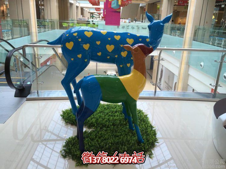 玻璃鋼手工彩繪小鹿擺件，為你的商場增添溫馨美感