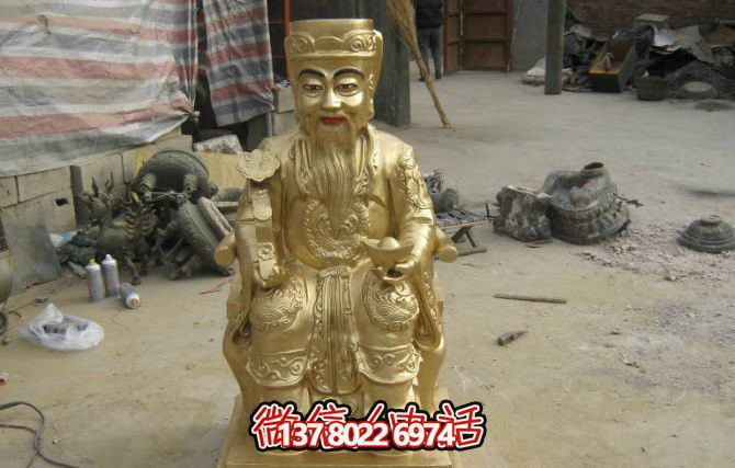 手工制作的供奉佛像，傳承古老文化的精粹