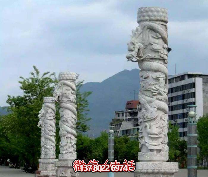 集大理石、石雕、龍柱于一體的大理景觀廣場(chǎng)