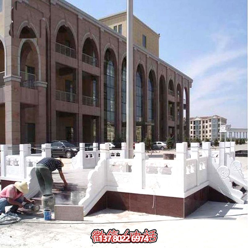 高雅華麗的漢白玉雕塑升旗臺，為你的飛機場增添華麗色彩