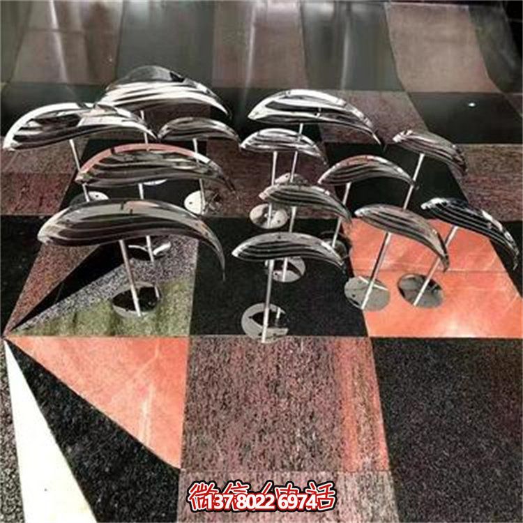 抽象不銹鋼小魚雕塑，點綴水景戶外景觀