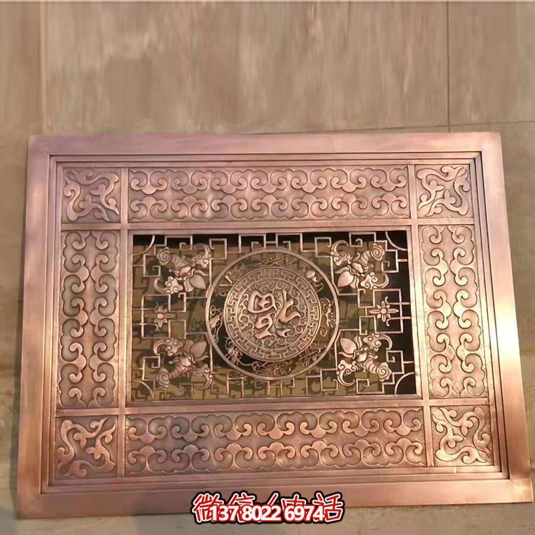 集酒店庭院裝飾黃銅鍛造、鏤空中式壁畫雕塑于一體的藝術(shù)裝飾