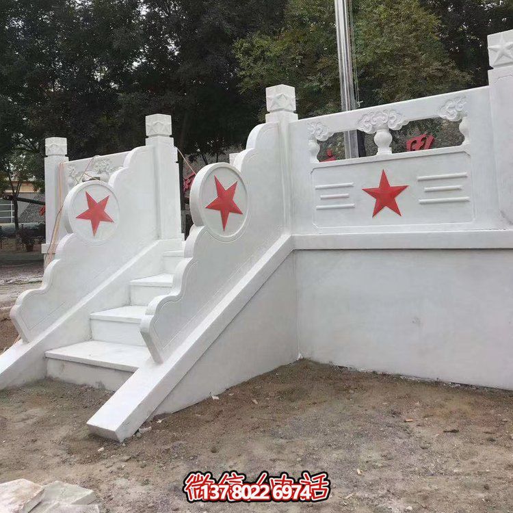 石欄桿護(hù)欄系統(tǒng)，為大理學(xué)校、政府及單位提供安全升旗臺(tái)