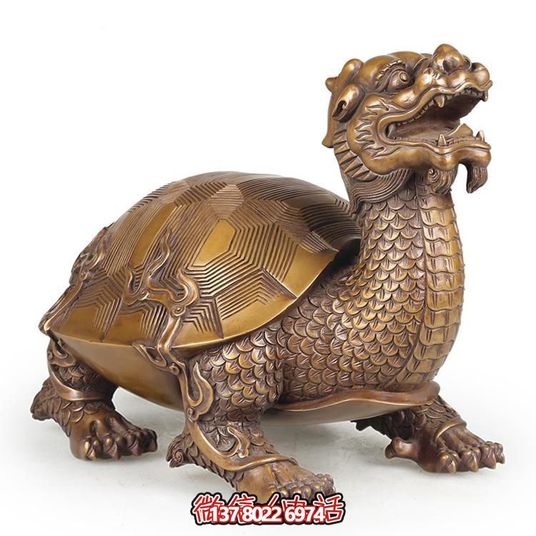 巨型銅雕龍龜?shù)袼?，拙樸寺廟裝點