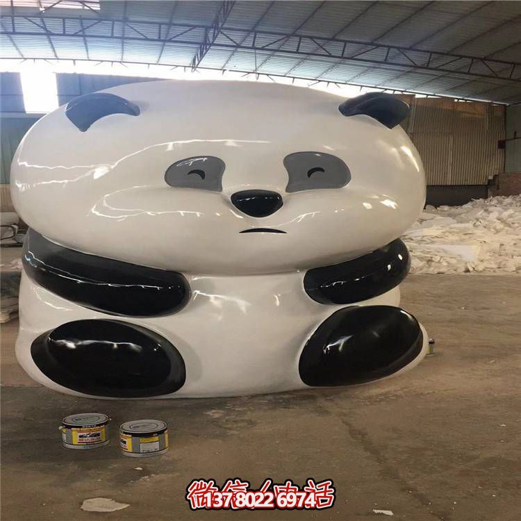 玻璃鋼雕塑熊貓公仔，環(huán)保卡通擺放裝飾商場