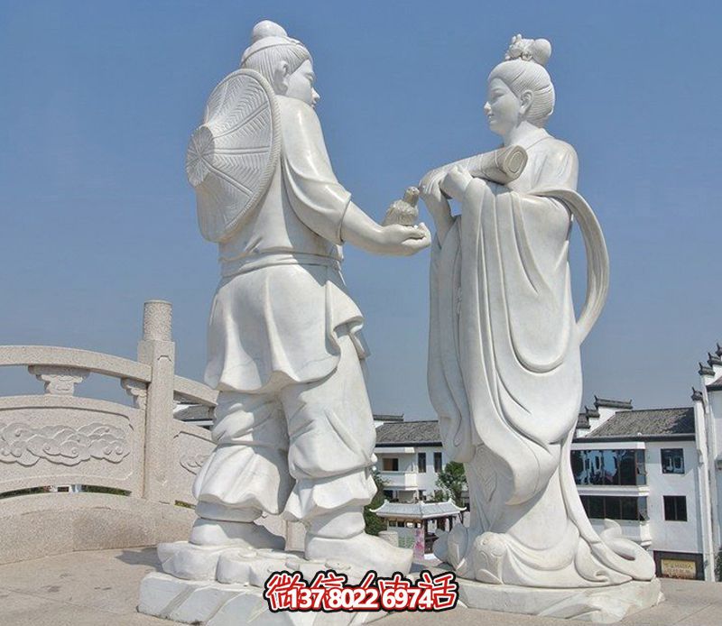 古代牛郎織女石雕，擺放于花園廣場，帶來漢白玉般的浪漫氣息