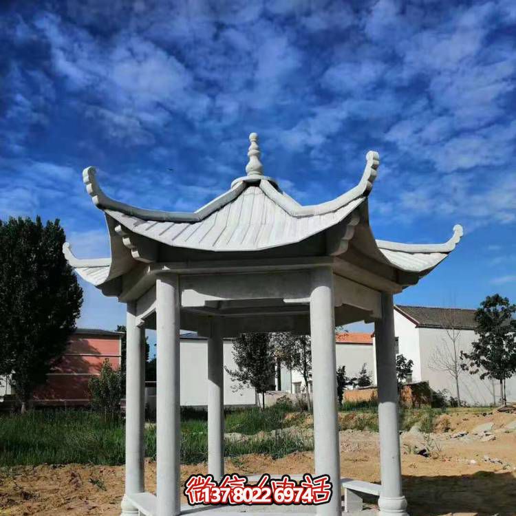 仿古休閑涼亭，天然青石擺放于戶外村莊