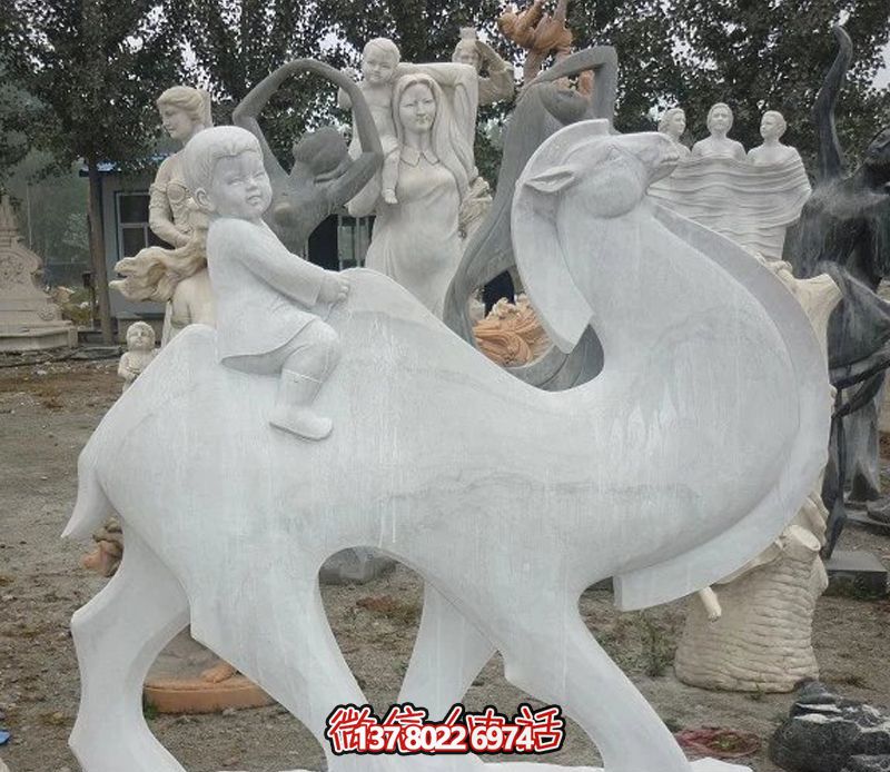 漢白玉駱駝雕塑，點(diǎn)綴公園里的抽象風(fēng)情