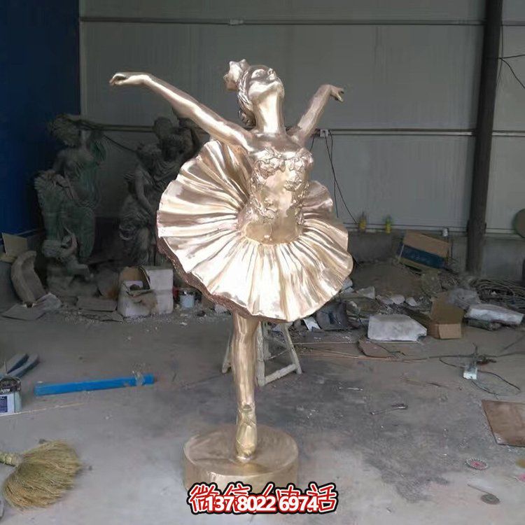 不銹鋼雕塑，給您的園林、廣場(chǎng)增添抽象跳舞的人物精彩！