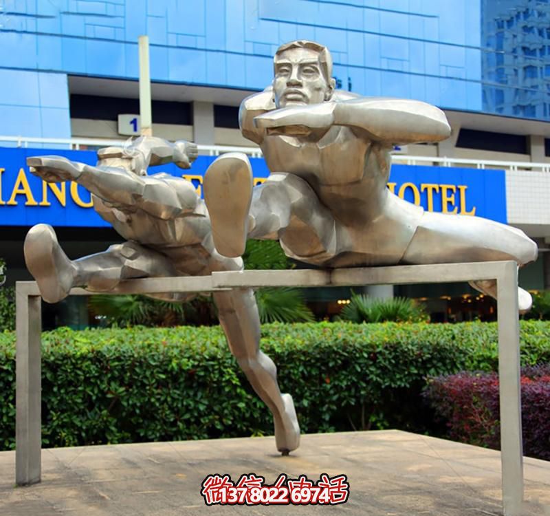 高科技不銹鋼跨欄雕塑裝置，傳承體育運(yùn)動(dòng)主題人物