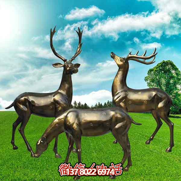 仿銅梅花鹿雕塑，裝點(diǎn)玻璃鋼園林