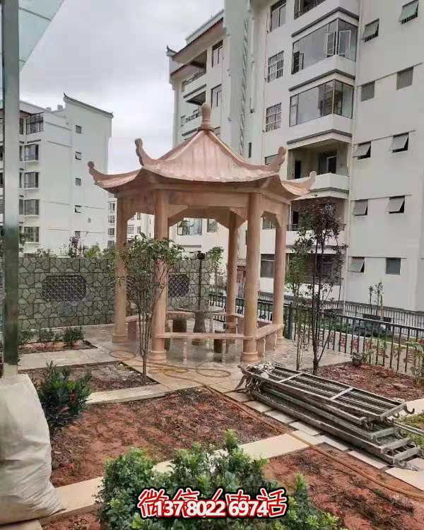 晚霞色石雕大理石涼亭，點綴園林美景