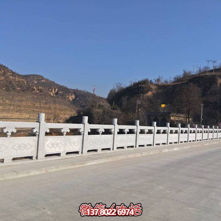 精美的大理石雕塑欄桿，締造完美景觀