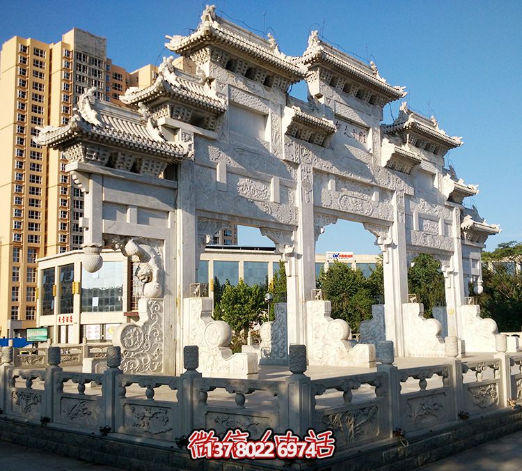 精美石雕牌坊，給城市的小區(qū)增添了一抹精致的文化氣息