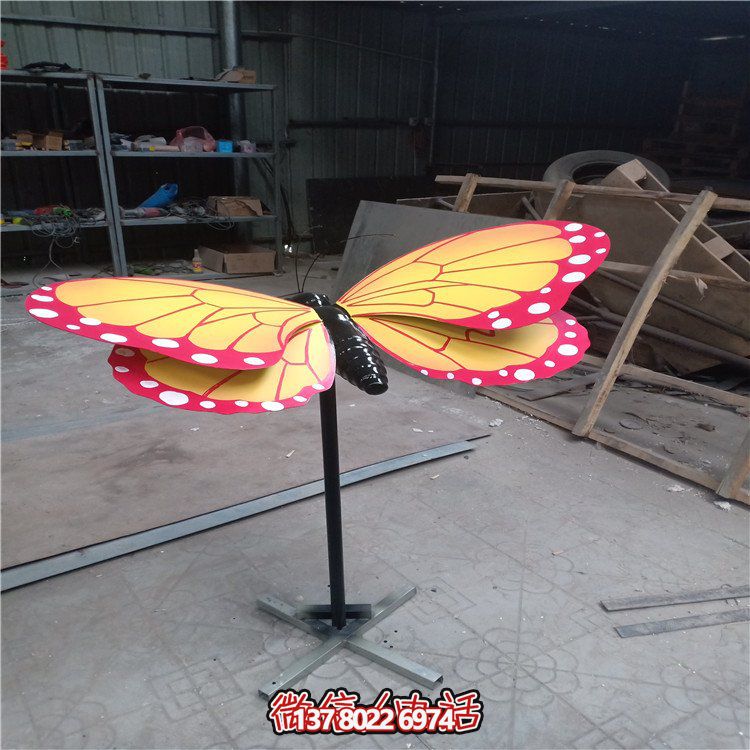 不銹鋼仿真蝴蝶雕塑，藝術(shù)性融入綠蔭公園