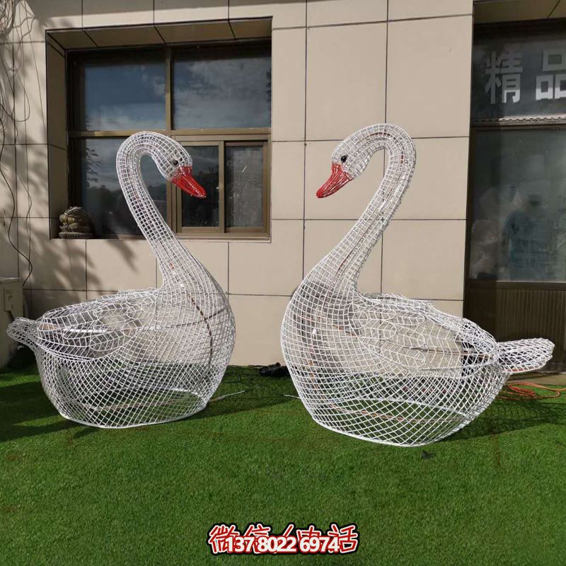 城市街道不銹鋼鏤空愛心卡通天鵝雕塑 城市街道不銹鋼鏤空愛心卡通天鵝雕塑