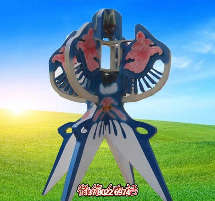 旅游文化小鎮(zhèn)廣場擺放藍色彩繪不銹鋼風(fēng)箏雕塑