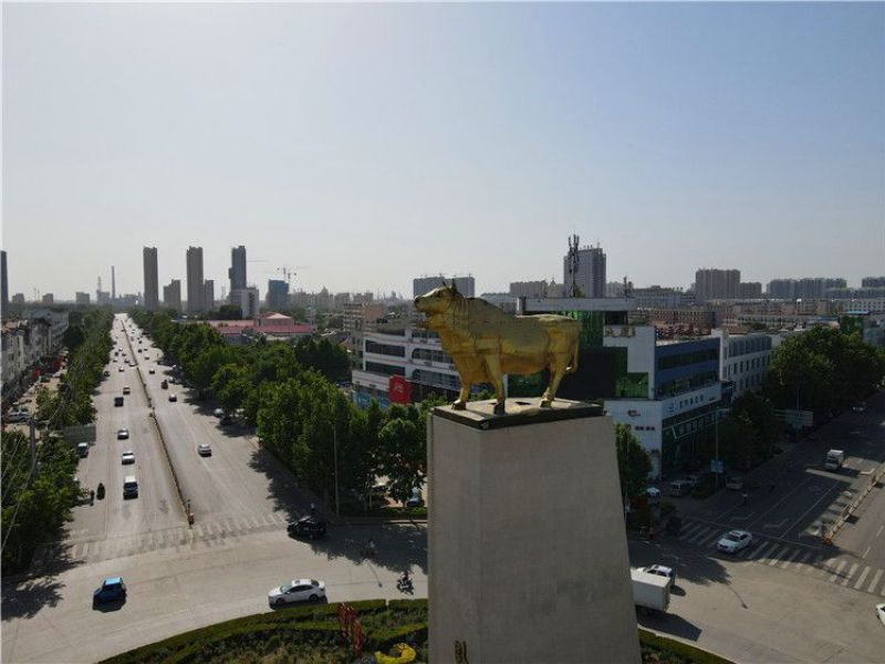 城市轉(zhuǎn)盤鍛銅動物牛